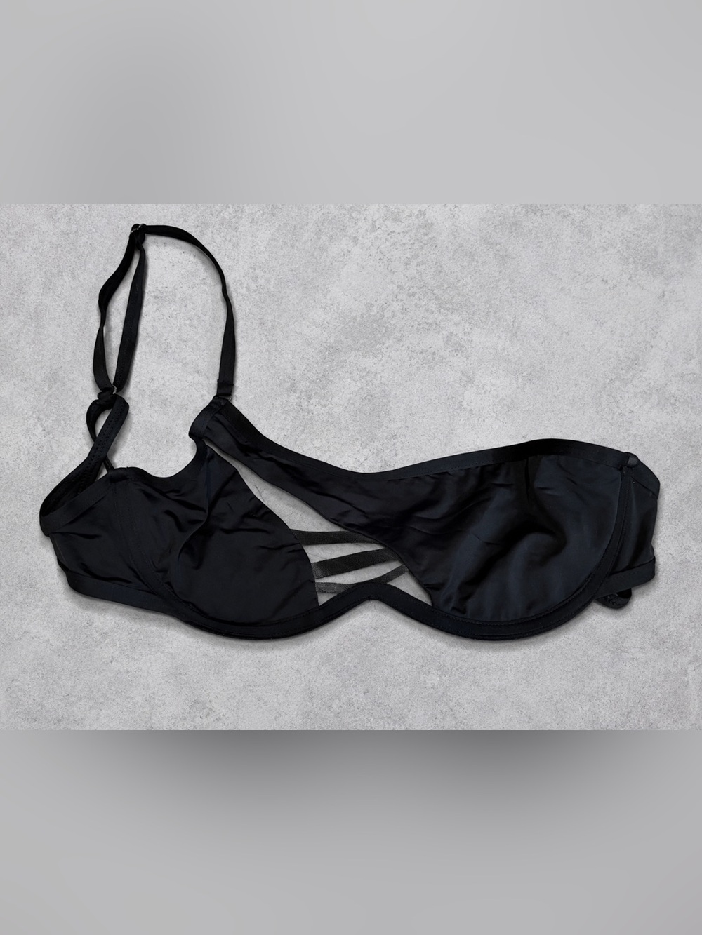 Hot Miami Styles Black Sheer-Panel Bikini Top